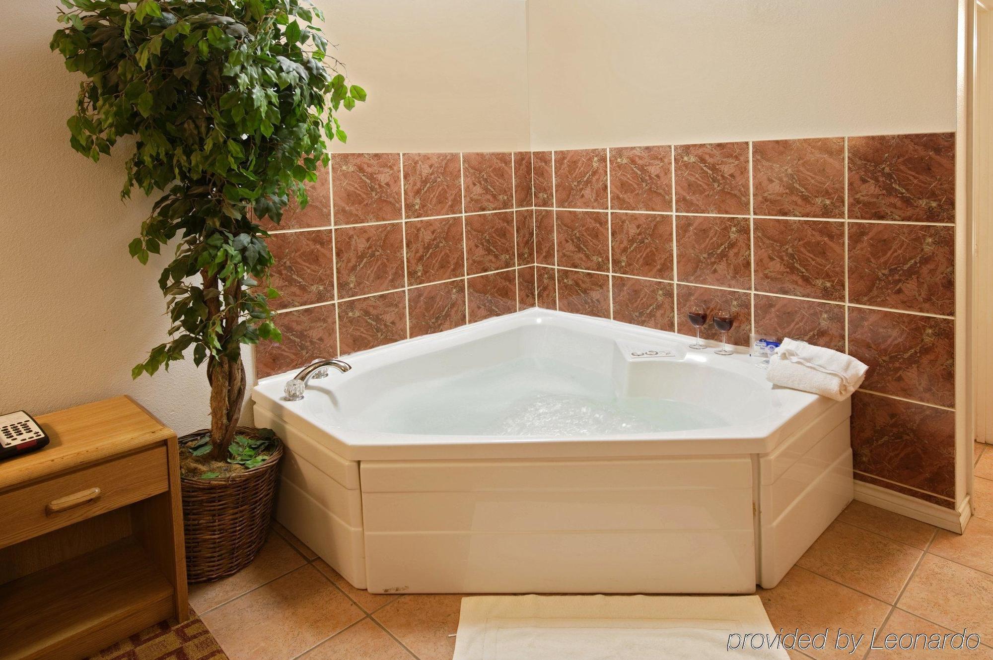 Americas Best Value Inn וות'רפורד מראה חיצוני תמונה